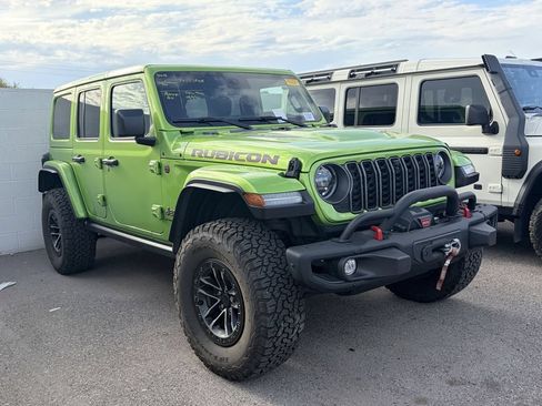 Used 2025 Jeep Wrangler Unlimited Rubicon AWD/4WD image 5
