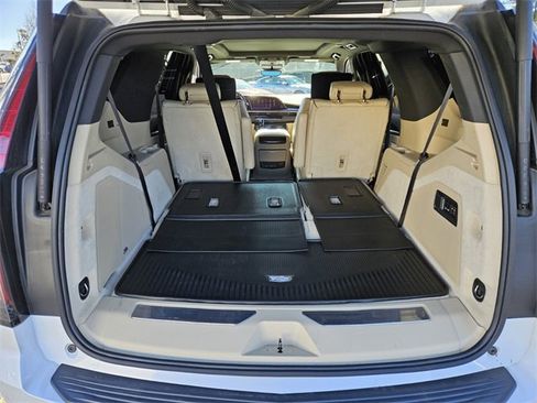 Used 2021 Cadillac Escalade Premium Luxury w/ LPO, Radiant Package image 18