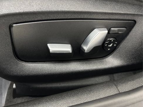 Used 2019 BMW 530i xDrive w/ Convenience Package image 25