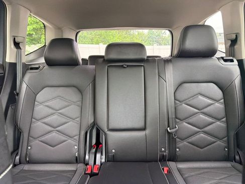 Used 2025 Volkswagen Atlas SE FWD image 51