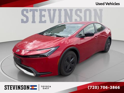 Used 2025 Toyota Prius Plug-In Hybrid FWD image 1