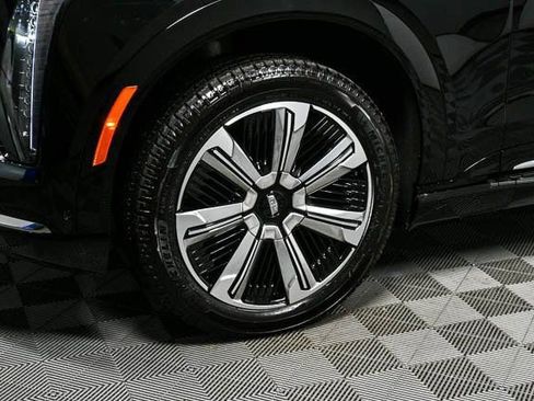 New 2025 Cadillac Escalade IQ Luxury 2 image 27