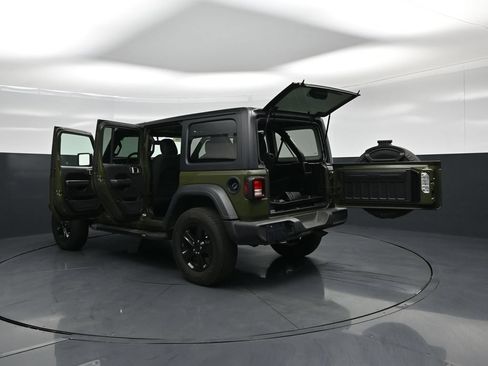 Used 2021 Jeep Wrangler Unlimited Sport AWD/4WD image 33