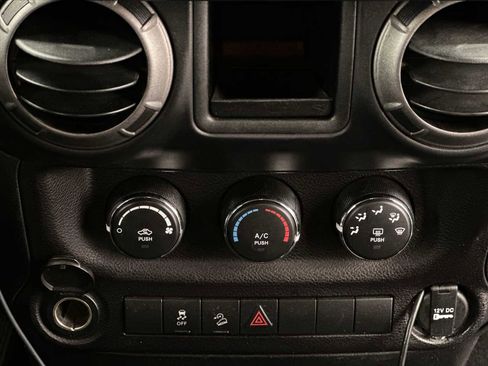 Used 2018 Jeep Wrangler Sport image 16