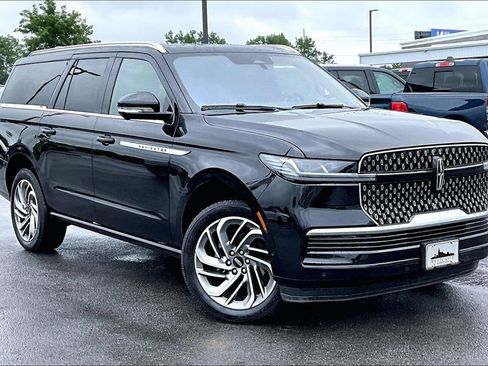 Used 2025 Lincoln Navigator L Reserve AWD/4WD image 37