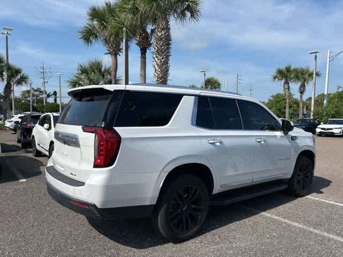 Used 2023 GMC Yukon SLT AWD/4WD image 5