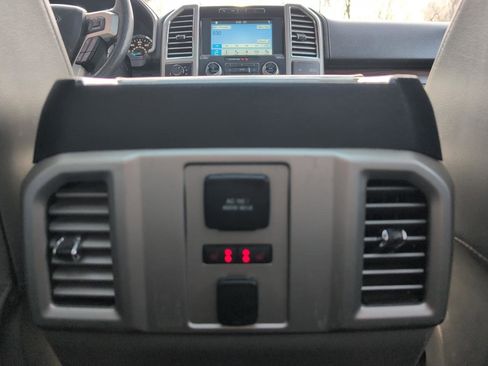 Used 2016 Ford F150 Lariat w/ Equipment Group 502A Luxury AWD/4WD image 16