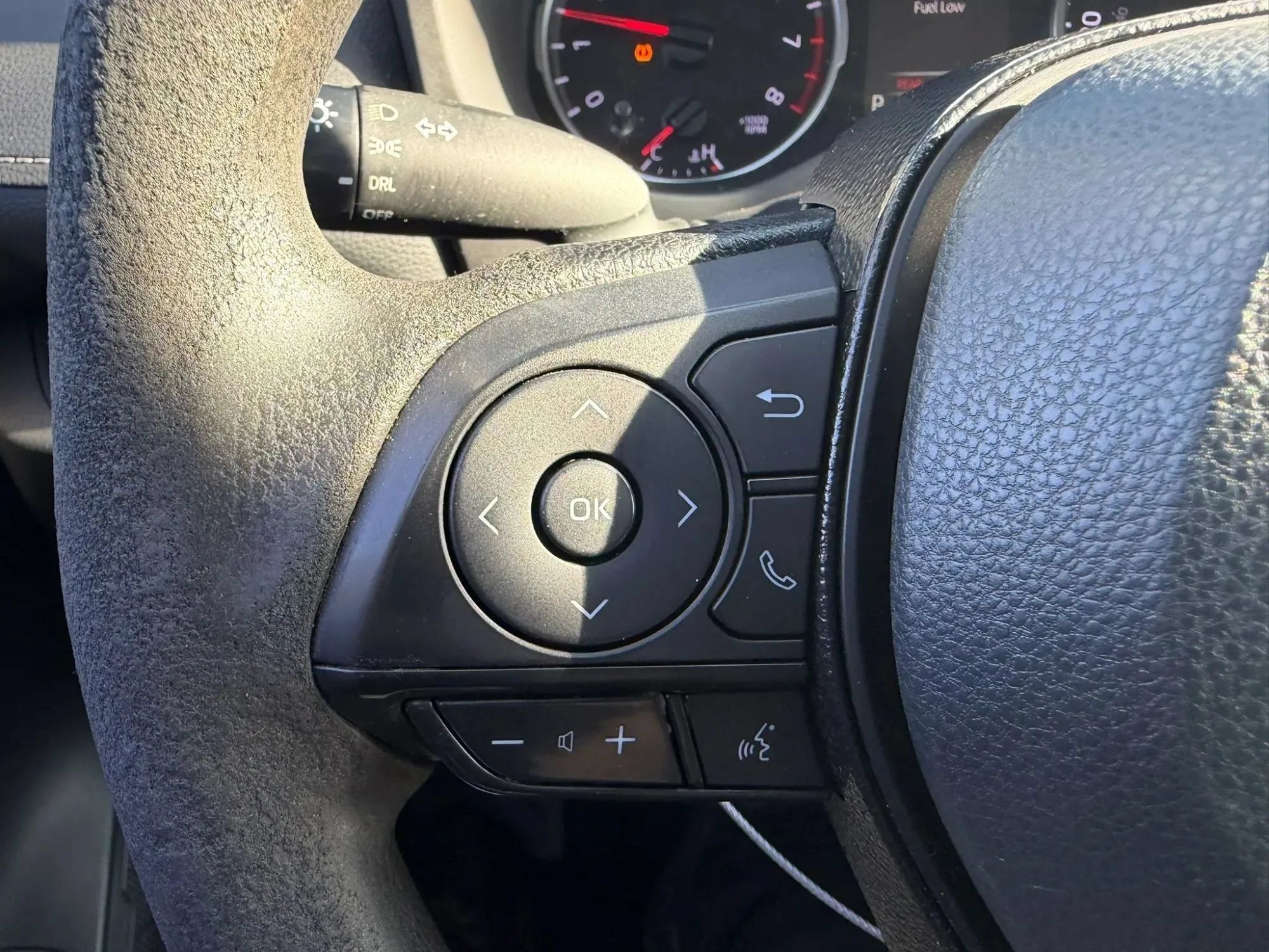 Used 2021 Toyota RAV4 LE AWD/4WD image 13