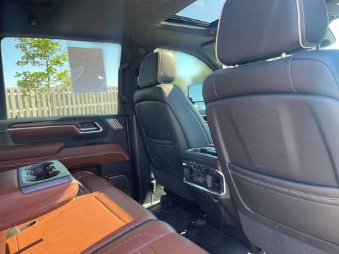Used 2024 GMC Sierra 2500 Denali Ultimate w/ Max Trailering Package AWD/4WD image 32