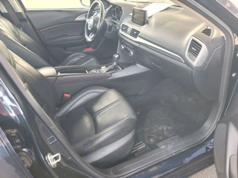Used 2018 MAZDA MAZDA3 Touring image 9