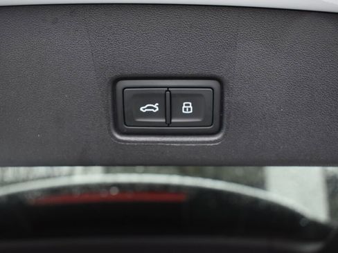 Used 2023 Audi Q4 e-tron Premium Plus w/ Premium Plus image 31