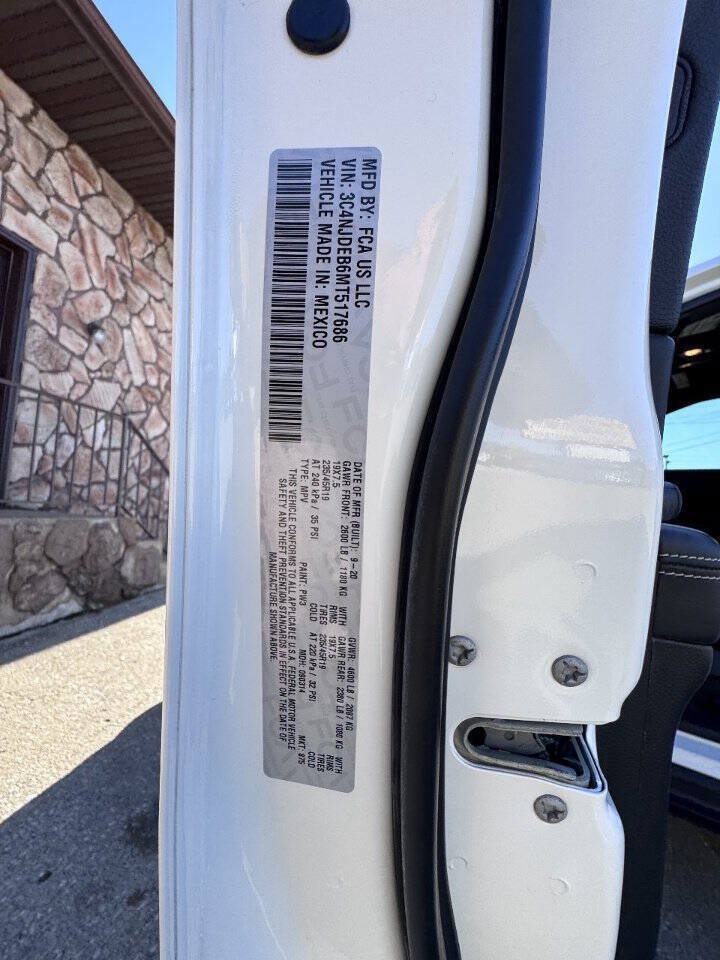 Used 2021 Jeep Compass Latitude AWD/4WD image 27