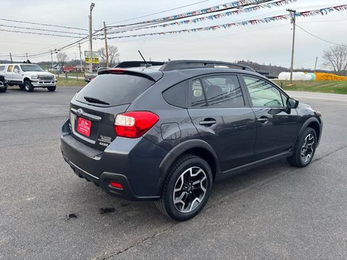 Used 2017 Subaru Crosstrek 2.0i Premium w/ Moonroof Package image 4
