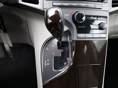 Used 2012 Toyota Venza LE image 24