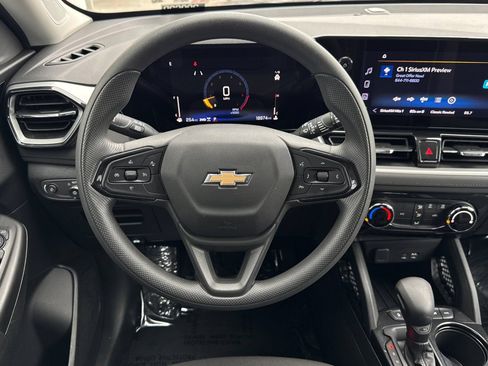 Used 2025 Chevrolet TrailBlazer LT AWD/4WD image 11