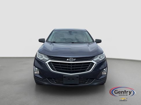 Used 2019 Chevrolet Equinox LS FWD image 2