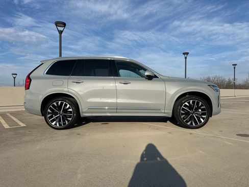 Certified 2025 Volvo XC90 B5 Plus image 10