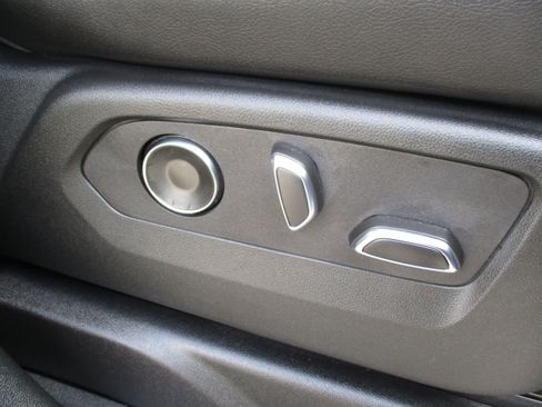 Used 2024 Cadillac Escalade Luxury image 41