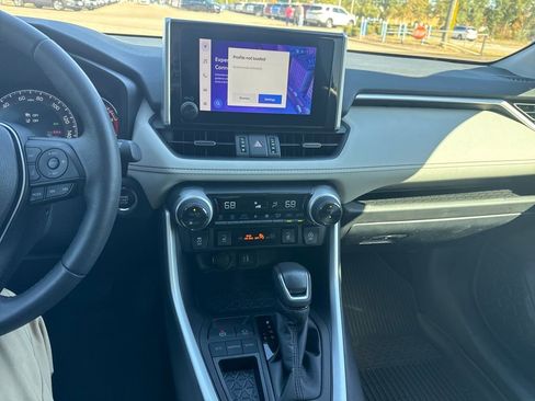 Used 2023 Toyota RAV4 XLE Premium image 18