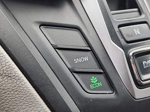 Used 2018 Honda Odyssey LX image 24