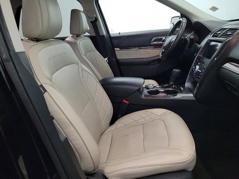 Used 2018 Ford Explorer Platinum AWD/4WD image 18
