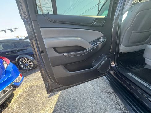 Used 2015 Chevrolet Suburban LT AWD/4WD image 18