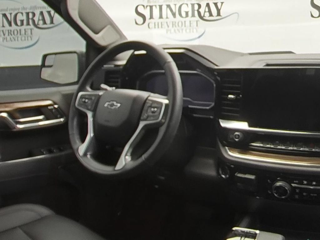 Used 2024 Chevrolet Silverado 1500 LT Trail Boss w/ Convenience Package II AWD/4WD image 16