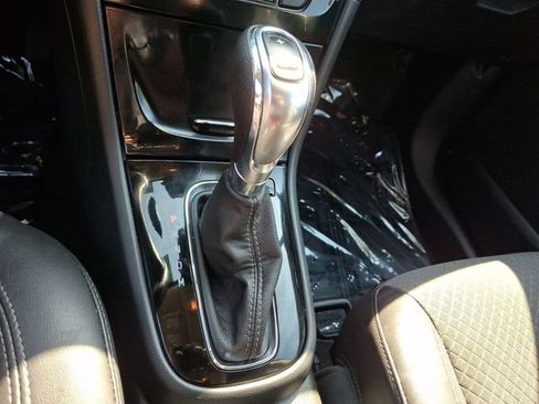 Used 2022 Buick Encore Preferred w/ Safety Package AWD/4WD image 15