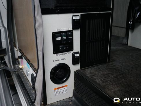 Used 2018 Mercedes-Benz Sprinter 2500 image 23