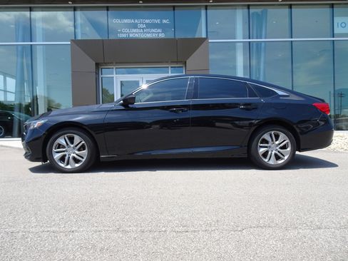 Used 2019 Honda Accord LX image 2