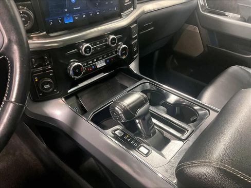 Used 2022 Ford F150 Lariat w/ Equipment Group 502A High image 41