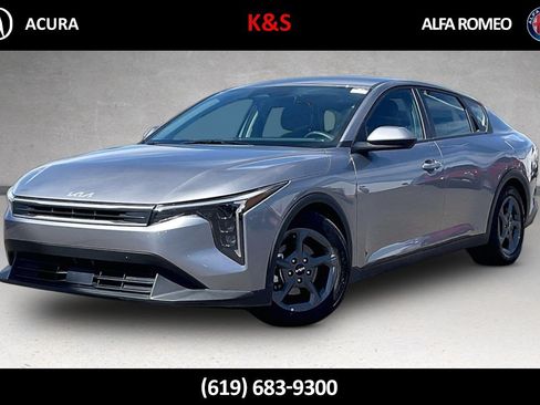 Used 2025 Kia K4 FWD image 1