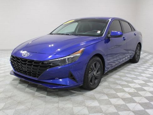 Used 2023 Hyundai Elantra SEL image 7