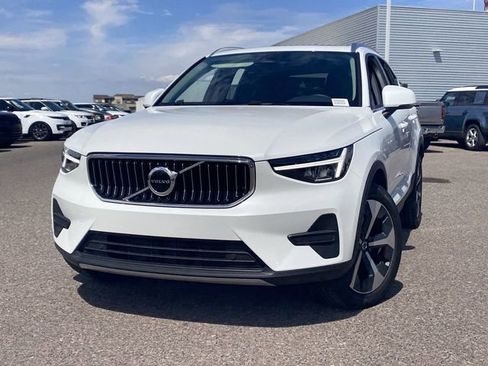 Certified 2025 Volvo XC40 B5 Core w/ Protection Package Premier AWD/4WD image 3