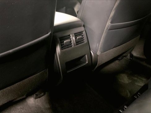 Used 2024 Mitsubishi Outlander SE image 27