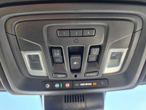 Used 2022 Chevrolet Silverado 1500 ZR2 w/ Technology Package AWD/4WD image 40