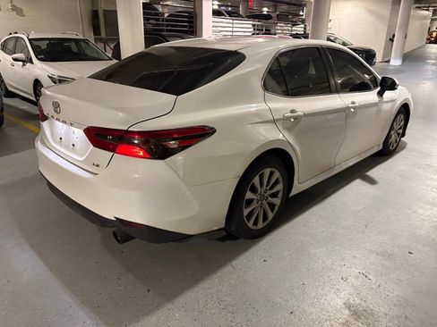 Used 2018 Toyota Camry LE image 7