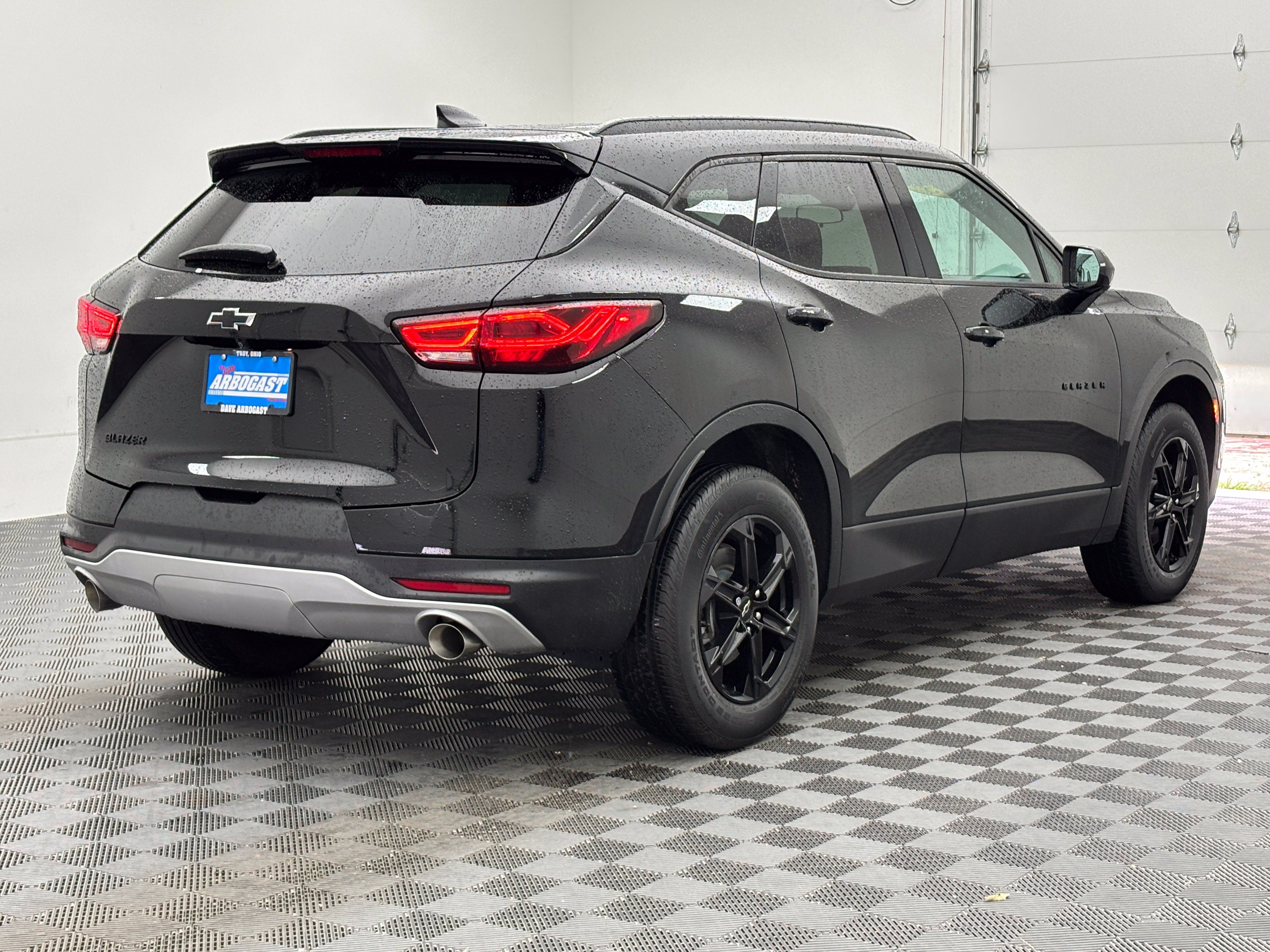 Used 2023 Chevrolet Blazer LT w/ Midnight/Sport Edition FWD image 6