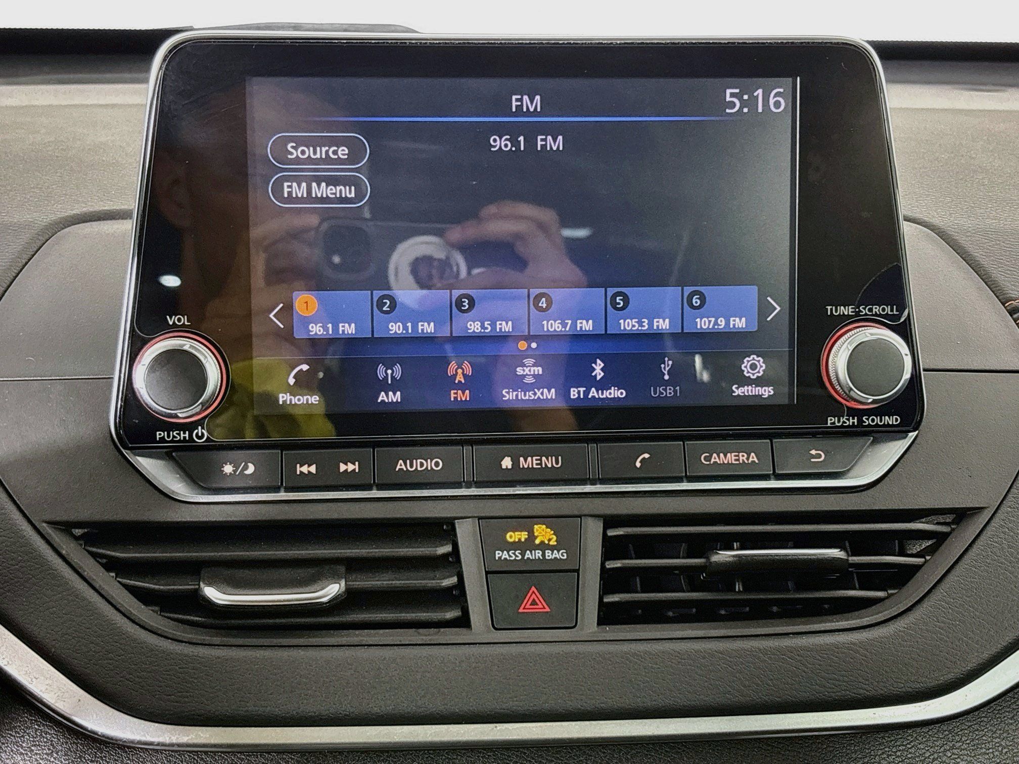 Used 2021 Nissan Altima 2.5 SR w/ SR Premium Package FWD image 16