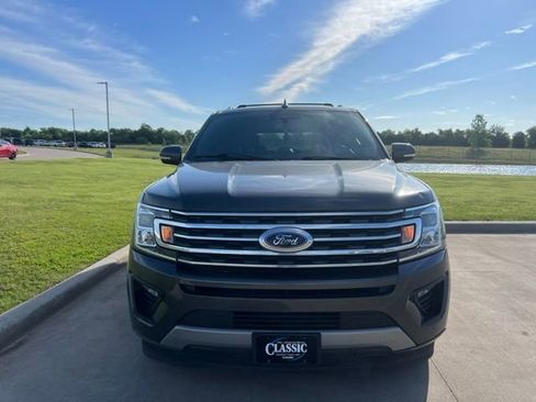 Used 2021 Ford Expedition XLT RWD image 2