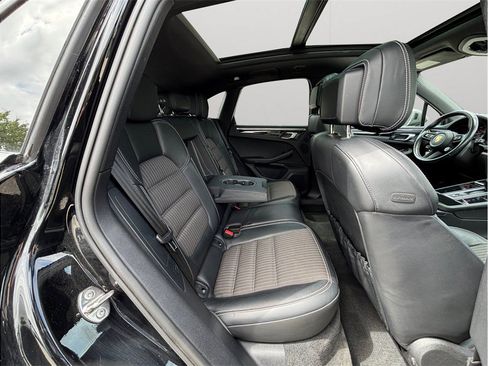 Used 2023 Porsche Macan Turbo AWD/4WD image 43