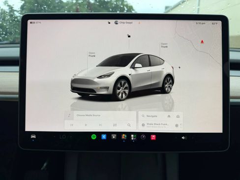 Used 2023 Tesla Model Y Long Range AWD/4WD image 27