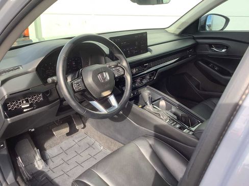 Certified 2023 Honda Accord Touring image 3