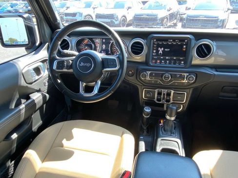 Used 2022 Jeep Wrangler Unlimited Sahara AWD/4WD image 20