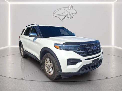 Used 2024 Ford Explorer XLT AWD/4WD image 7
