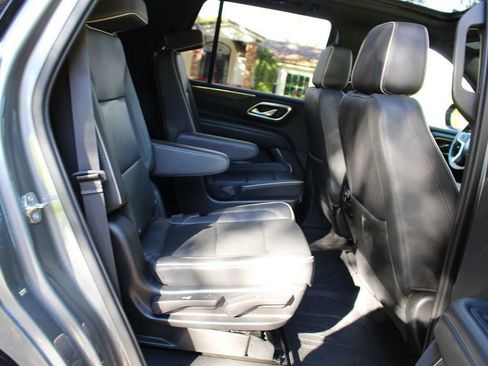 Used 2021 Chevrolet Tahoe Premier w/ Premium Package image 17