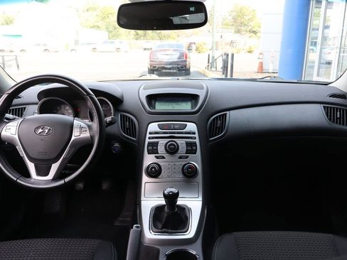 Used 2010 Hyundai Genesis 2.0T image 10