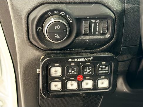 Used 2021 Jeep Gladiator Rubicon AWD/4WD image 10