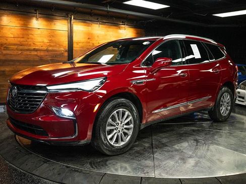 Used 2024 Buick Enclave Premium image 2