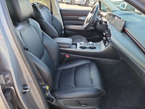 Certified 2026 Genesis GV70 2.5T Select image 18